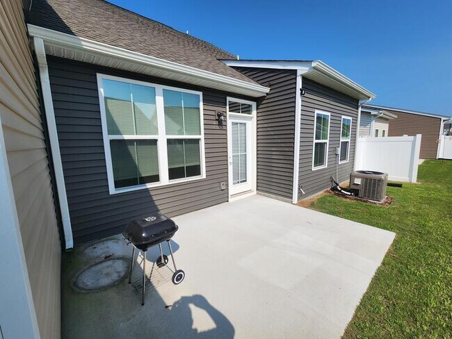 Building Photo - 257 Riley Wy