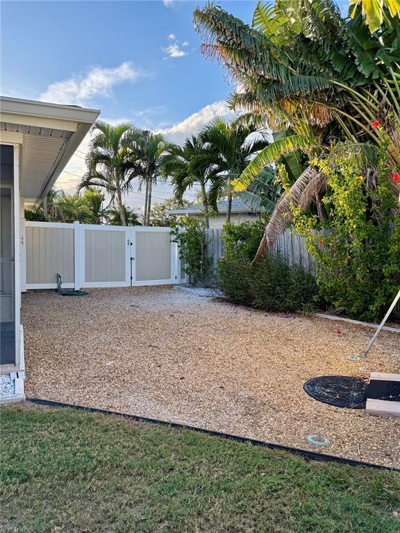 Building Photo - 745 Sunset Cove