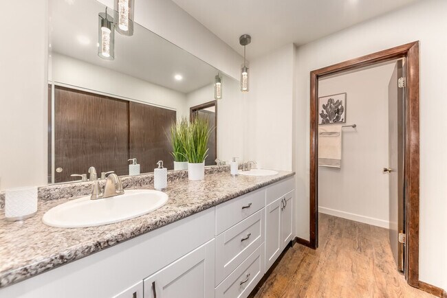 Building Photo - 8526 W 107th St