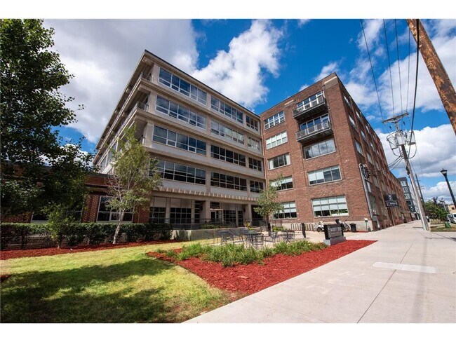 Building Photo - 901 N 3rd St