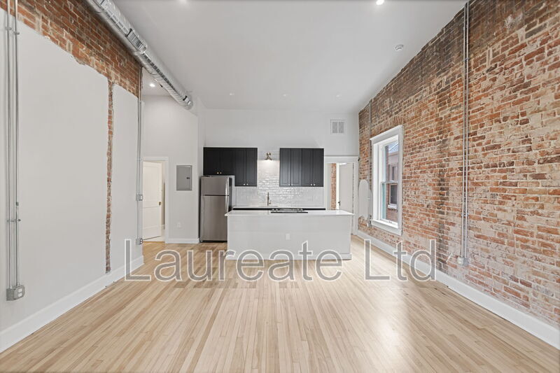 Building Photo - 1256 N Clarkson St