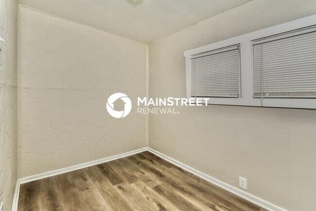 Building Photo - 1 Bedroom Pet-Friendly Home in Louisville, KY with Main Street Renewal
