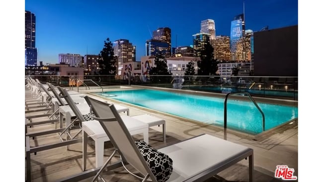 Building Photo - 1050 S Grand Ave