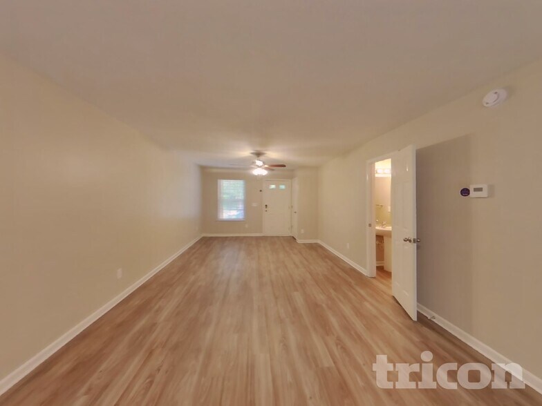 Building Photo - 321 Lingonberry Dr