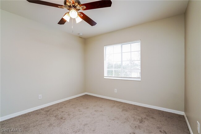 Building Photo - 910 Countess Ave