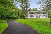 Building Photo - 352 Mammoth Rd