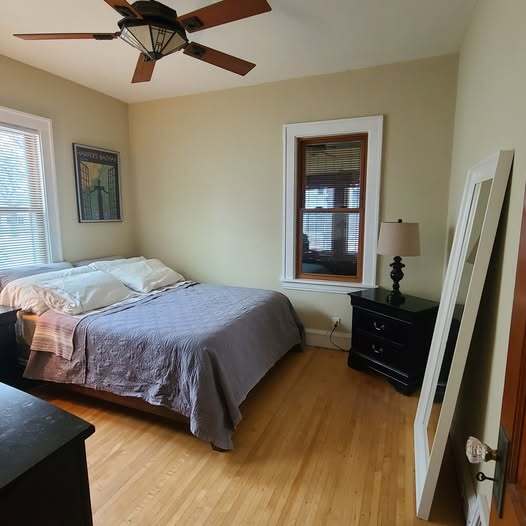 1st Bed - 528 19th Ave NE