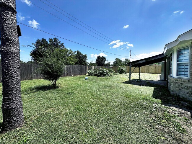 Building Photo - 9270 Theysen Dr