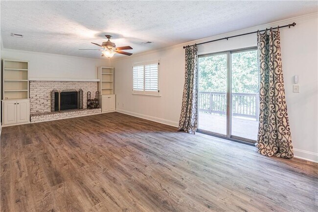Building Photo - 9630 Pine Thicket Way