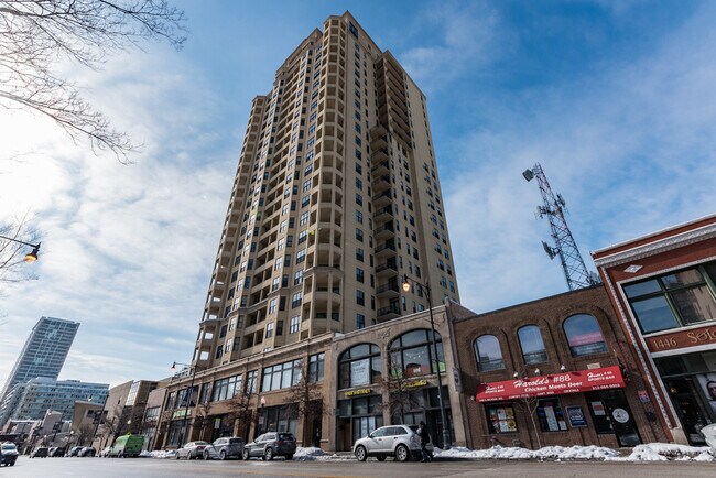 Primary Photo - 1464 S Michigan Ave