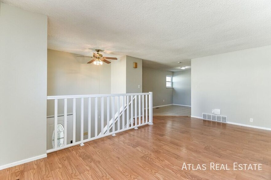 Building Photo - 4319 Moonbeam Dr
