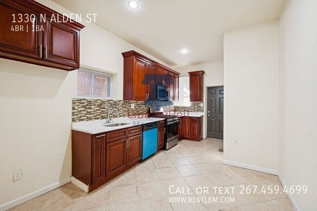 Building Photo - 1330 N Alden St