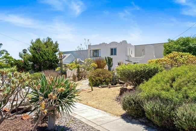 Building Photo - 4774 E Mountain View Dr