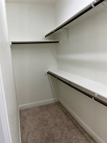 Building Photo - 8 Pleasant Valley