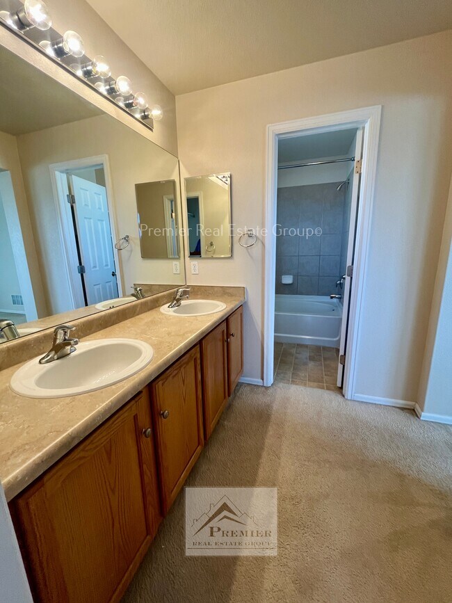 Building Photo - 7670 Manston Dr