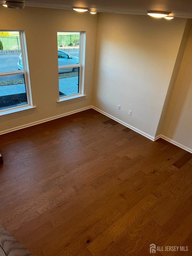Building Photo - 309 Lyla Ln
