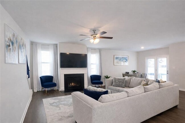 Building Photo - 182 Woodhouse Cir