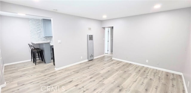 Building Photo - 10527 Western Ave