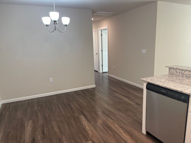 Building Photo - 3 bed, 2 bath Duplex in Wagoner