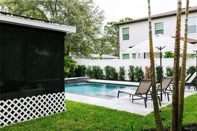 Building Photo - 4316 S Lois Ave