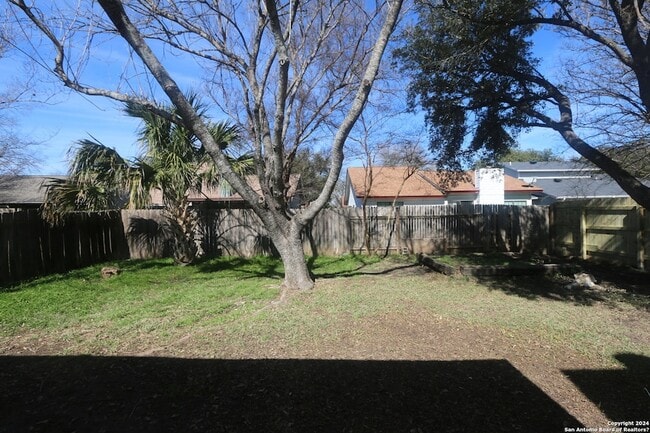 Building Photo - 6943 Sunshine Tree Dr