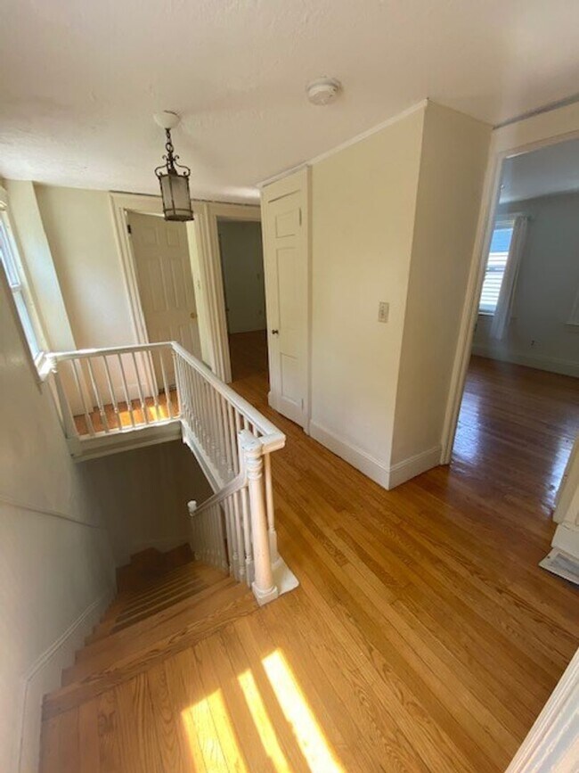 Building Photo - Beautiful Single Family House for Rent Right by Yale!