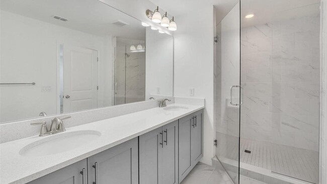 Building Photo - 1640 Sanibel Dr
