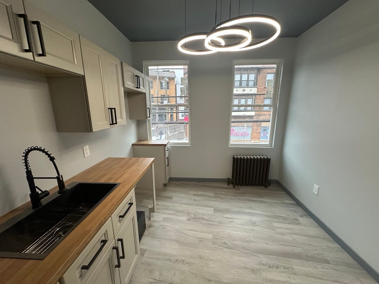 Building Photo - 2552 Brownsville Rd