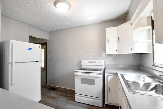 Building Photo - 505 N 38th St