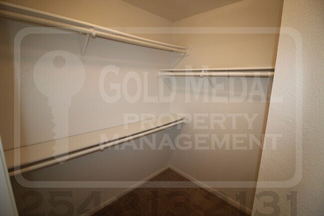 Building Photo - 302 James Loop