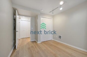 Building Photo - 124 Bellevue Ave E