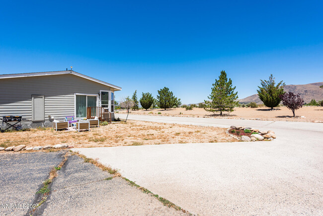 Building Photo - 108952 US-395