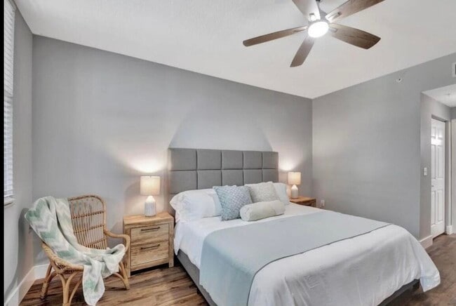 Building Photo - 804 E Windward Way