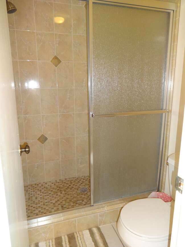 Building Photo - Venice, FL Mission Lakes 2BR/2BA Condo Loc...