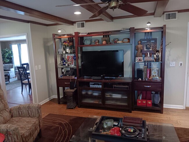 Building Photo - Huge 2-Bedroom Home in Heart of OKC – Fire...