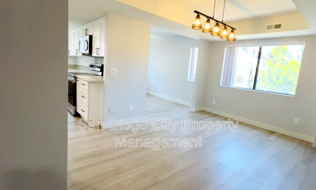 Building Photo - 4022 Mahaila Ave
