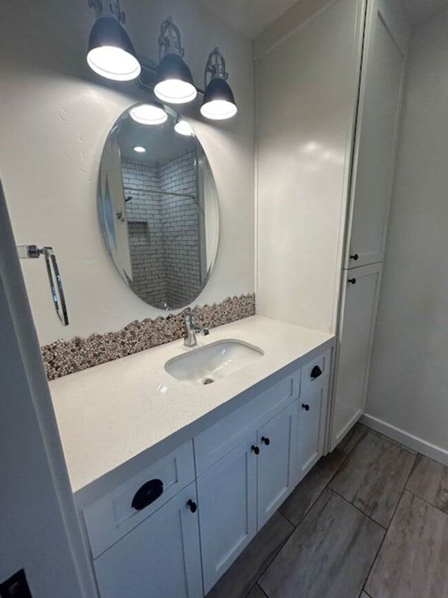 Building Photo - 4003 W Hillsdale Ct