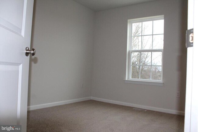 Building Photo - 102 Jonagold Dr