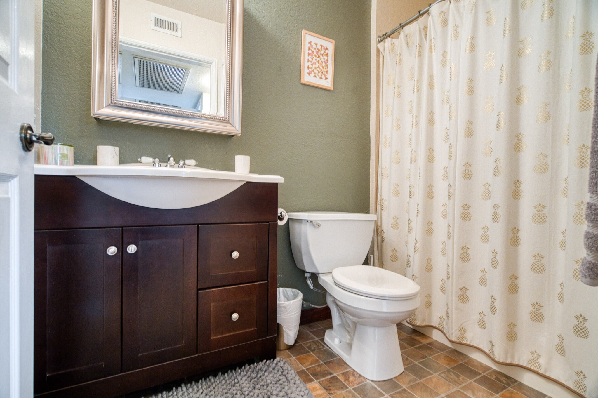 Building Photo - 839 S Holt Ave