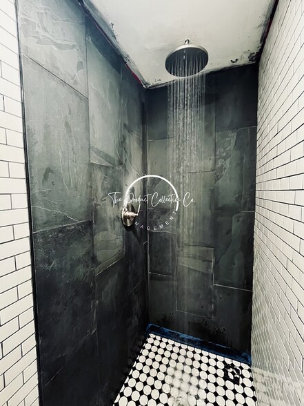 Building Photo - 125 E 39th St