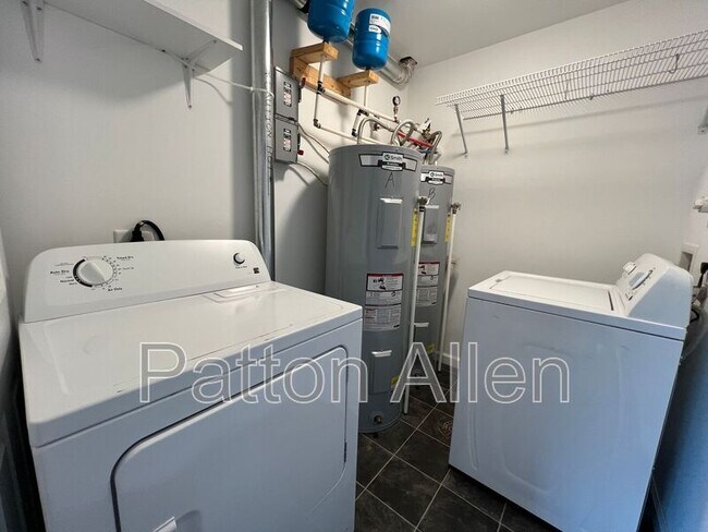 Building Photo - 109 Barnard Ave