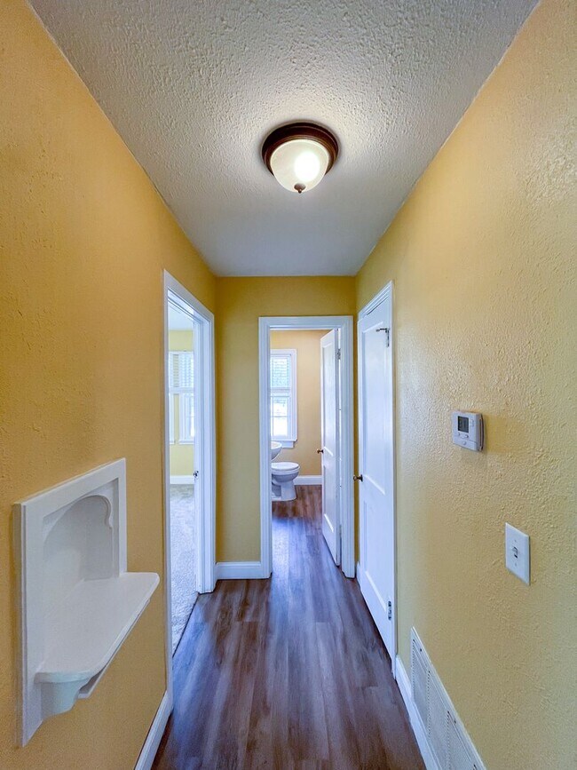 Building Photo - Available NOW!!!! This charming 1 story, 2...