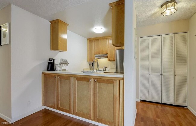 Building Photo - 2 br, 1 bath Condo - 29629 Mountain Oak Co...