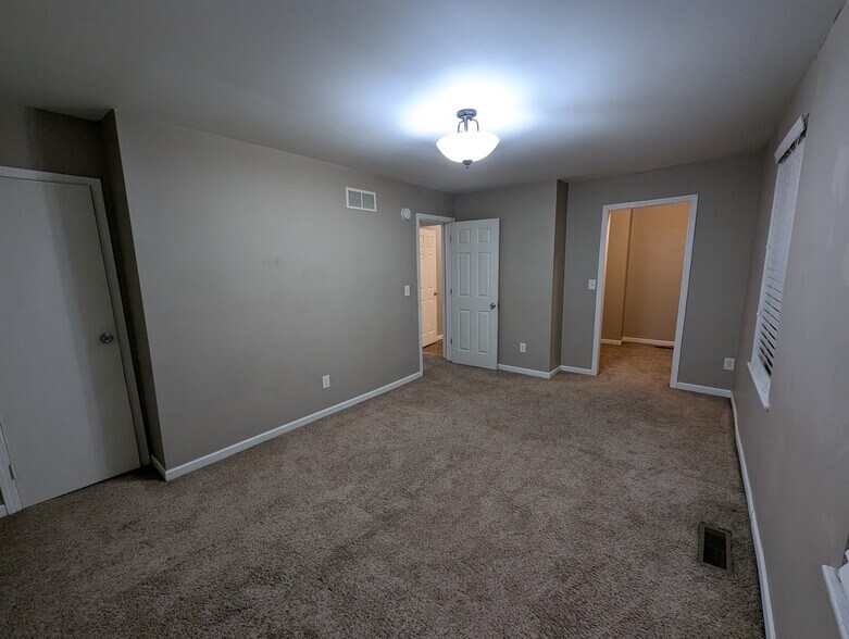 Building Photo - 141 Mulberry St