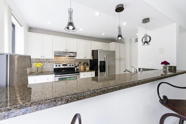 Building Photo - 137 Brackenwood Rd