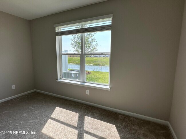 Building Photo - 609 Cherry Elm Dr