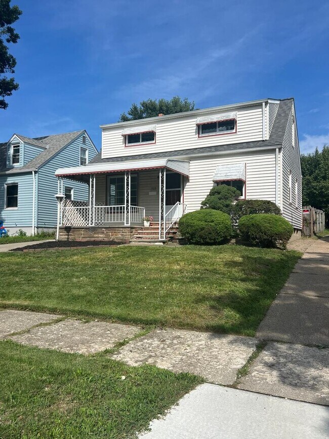 Building Photo - 955 E 223rd St