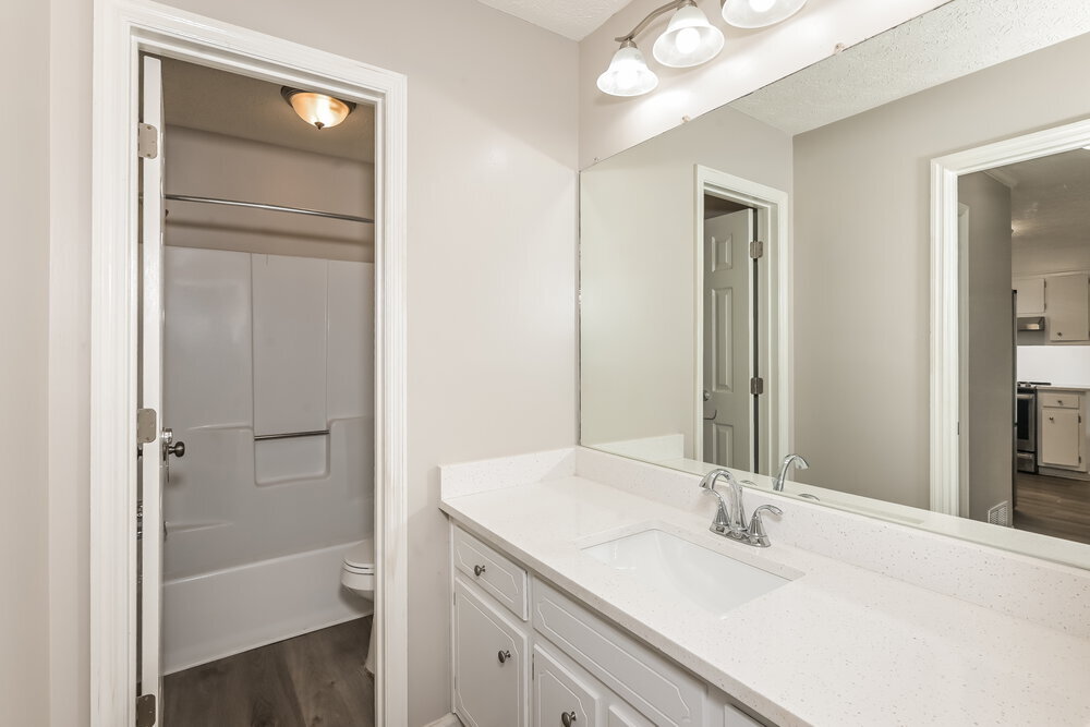 Building Photo - 529 Valleyview Dr