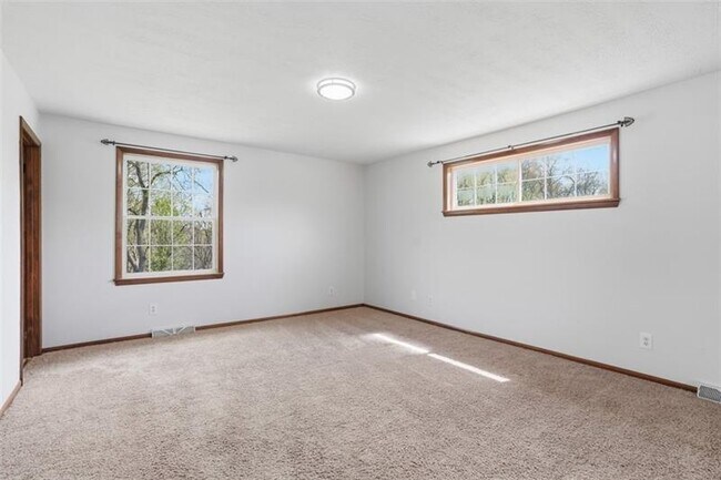 Building Photo - 108 Whitney Dr