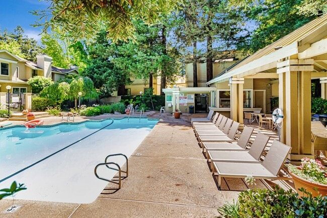 Building Photo - Two Primary Suites w/ Bonus Room l Prime L...